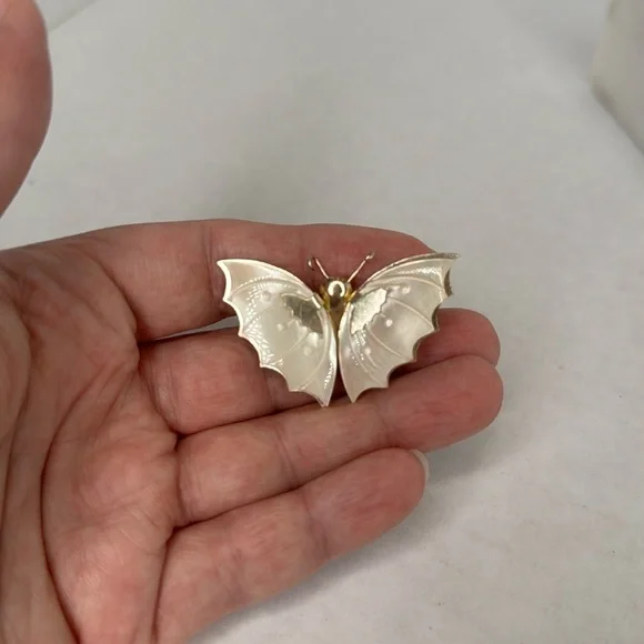 Vintage Estate 1960s Gold and Cream Butterfly Brooch lot B2 - Picture 3 of 5